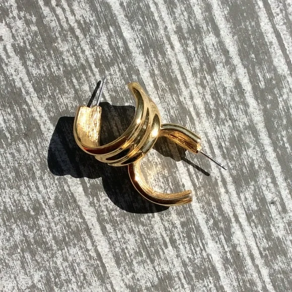 Givenchy Half Loop Earrings - Picture 4 of 8